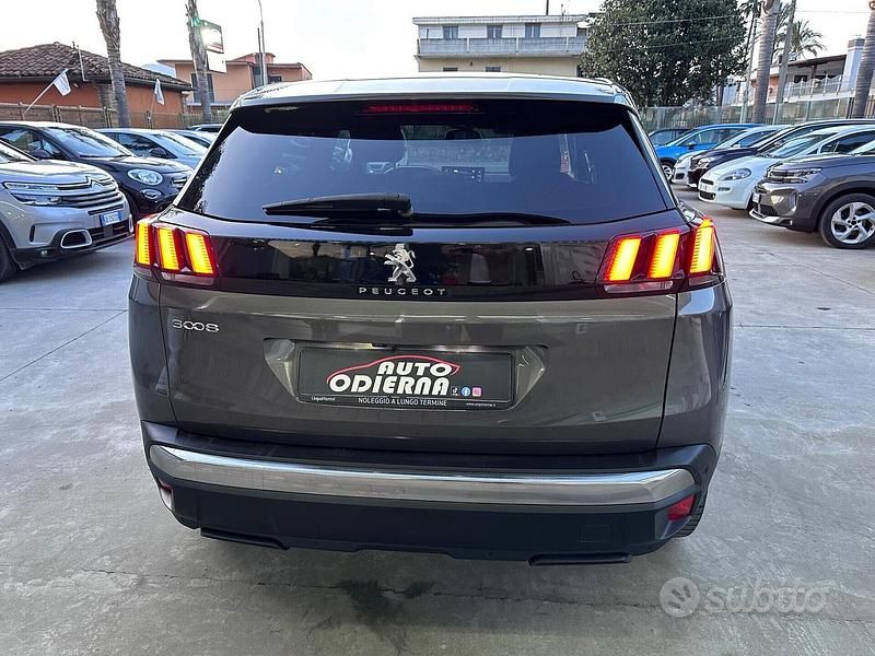 Usata Peugeot 3008 Allure 130 CV (95 kW) 2022 Grigio SUV