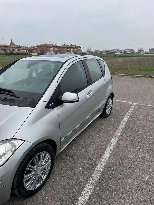 Usata Mercedes A160 95 CV (69 kW) 2010 Argento Monovolume