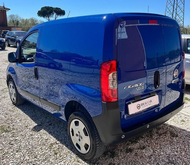Begagnad Fiat Fiorino 70 HK (51 kW) 2020 Blå Minibuss