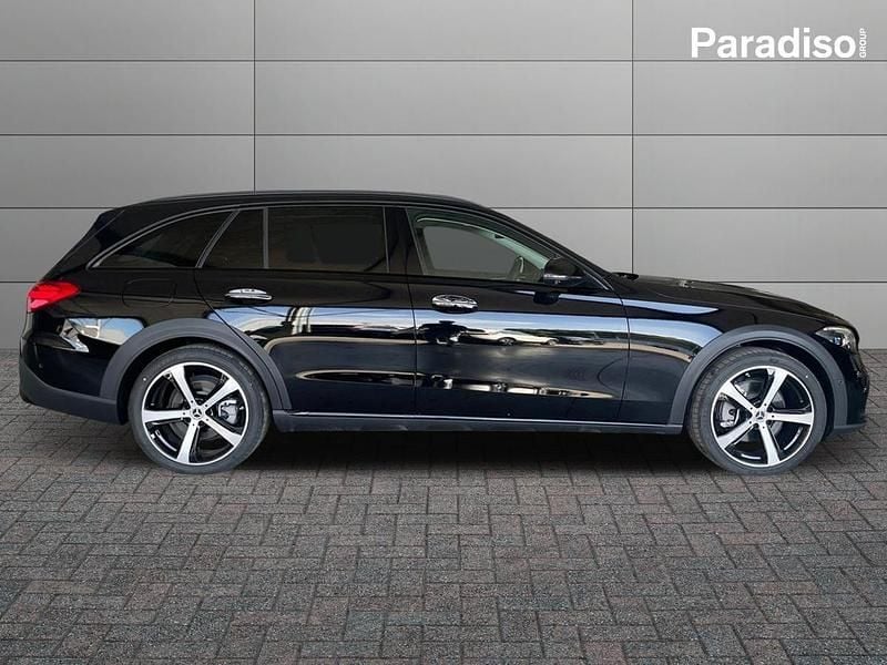 Usata Mercedes 220 Premium Plus 197 CV (144 kW) 2025 Nero Station wagon