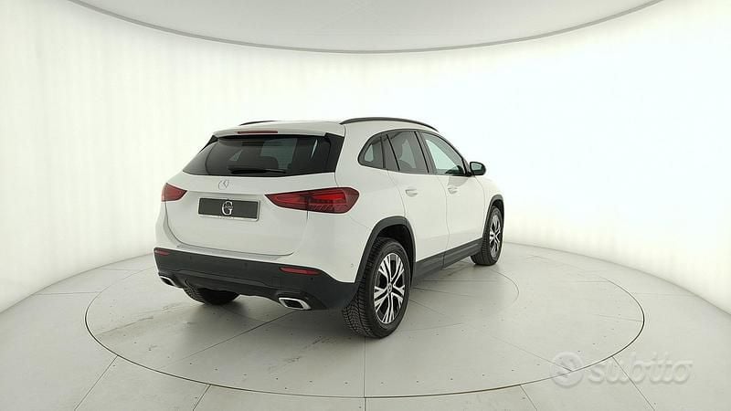 Usata Mercedes GLA200 Advanced Plus 150 CV (110 kW) 2023 Bianco SUV