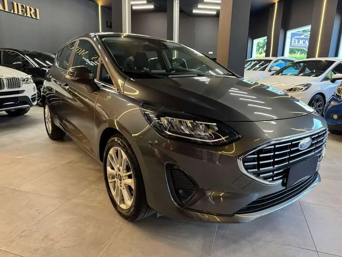 Usata Ford Fiesta Business Edition 101 CV (74 kW) 2022 Grigio Utilitaria