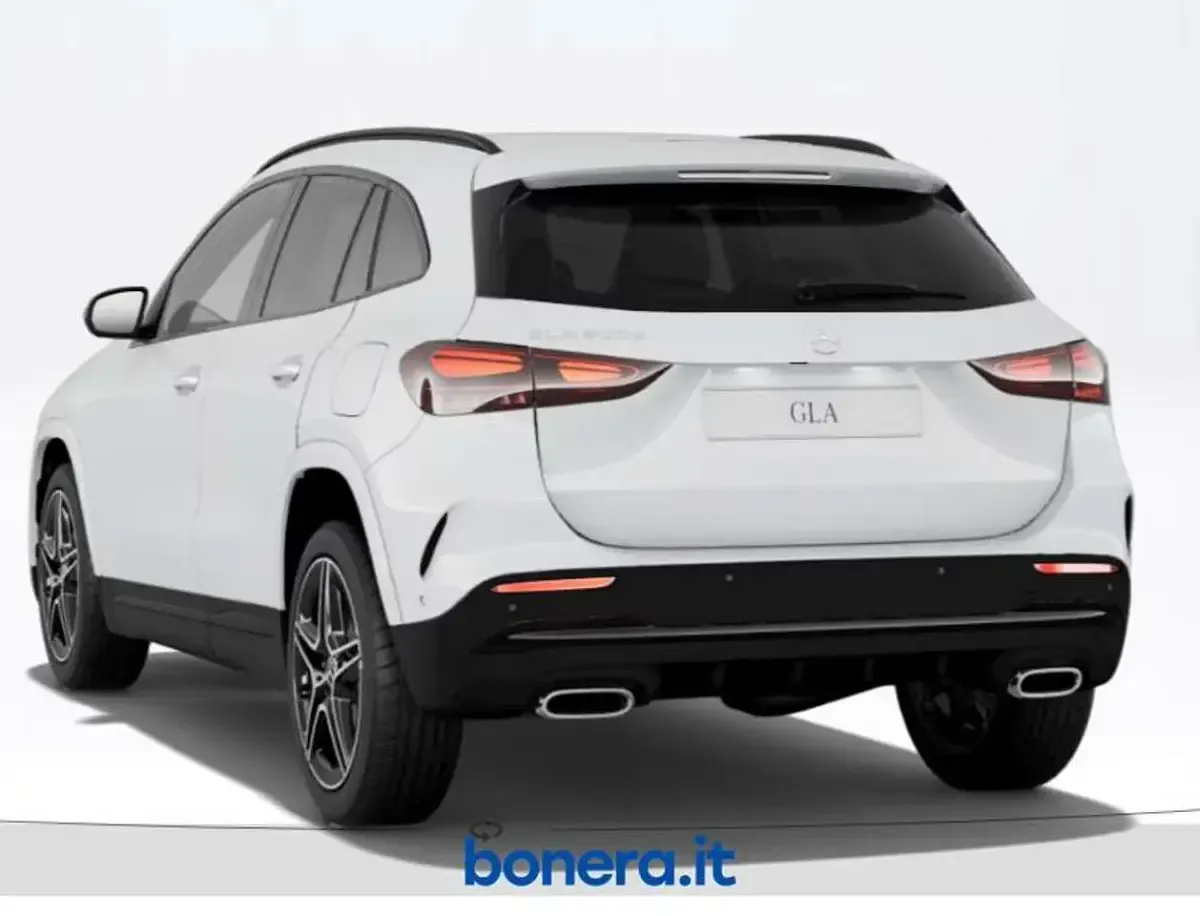 Nuova Mercedes GLA200 AMG line 150 CV (110 kW) 2026 Bianco polare SUV