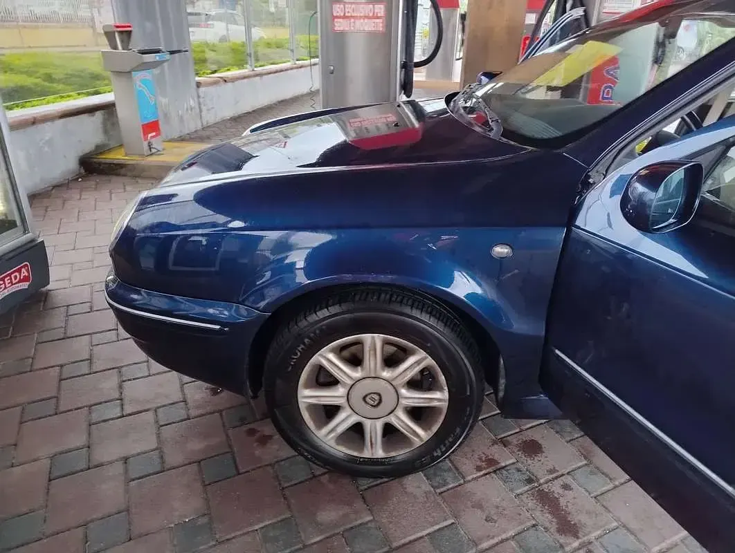 Usata Lancia Lybra 131 CV (96 kW) 2000 Berlina
