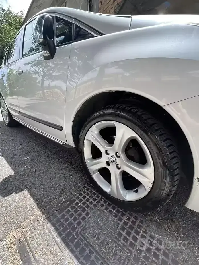 Usata Peugeot 3008 112 CV (82 kW) 2011 Station wagon