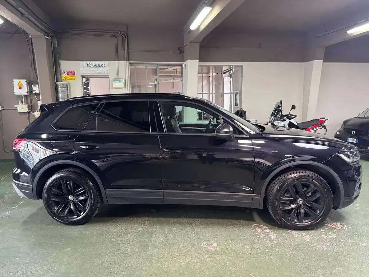 Usata VW Touareg Style 231 CV (169 kW) 2019 Nero SUV