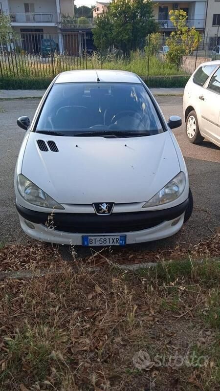 Usata Peugeot 206 60 CV (44 kW) 2001 Utilitaria