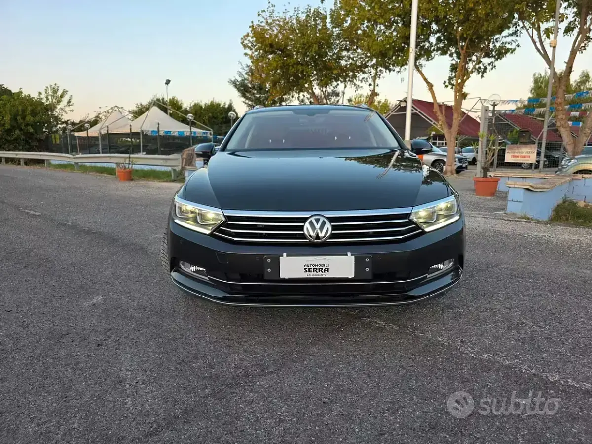 Usata VW Passat Executive 150 CV (110 kW) 2018 Grigio Station wagon