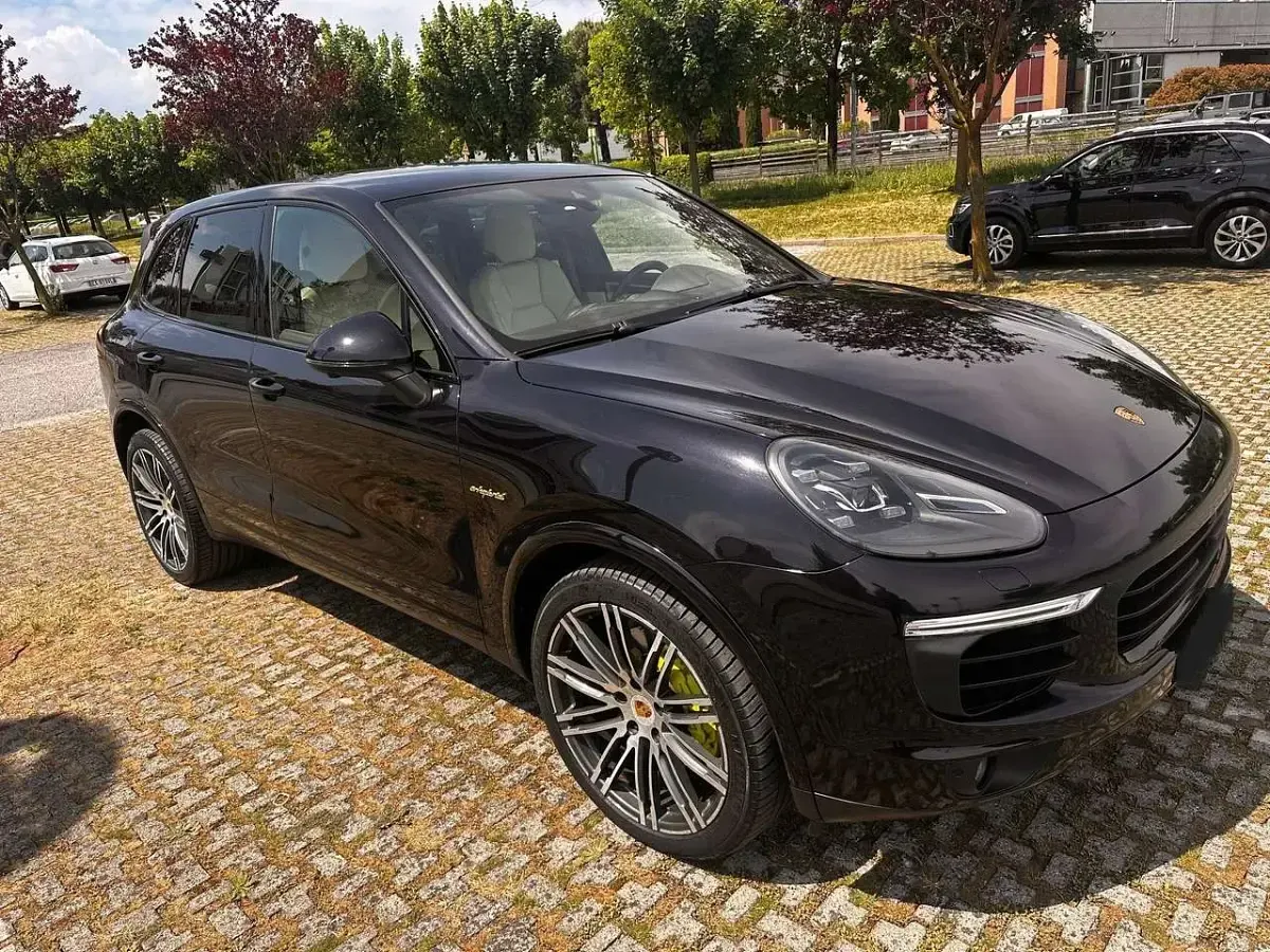 Usata Porsche Cayenne 333 CV (244 kW) 2016 Nero SUV