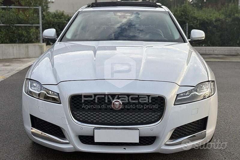 Usata Jaguar XF Prestige 300 CV (220 kW) 2015 Grigio Berlina