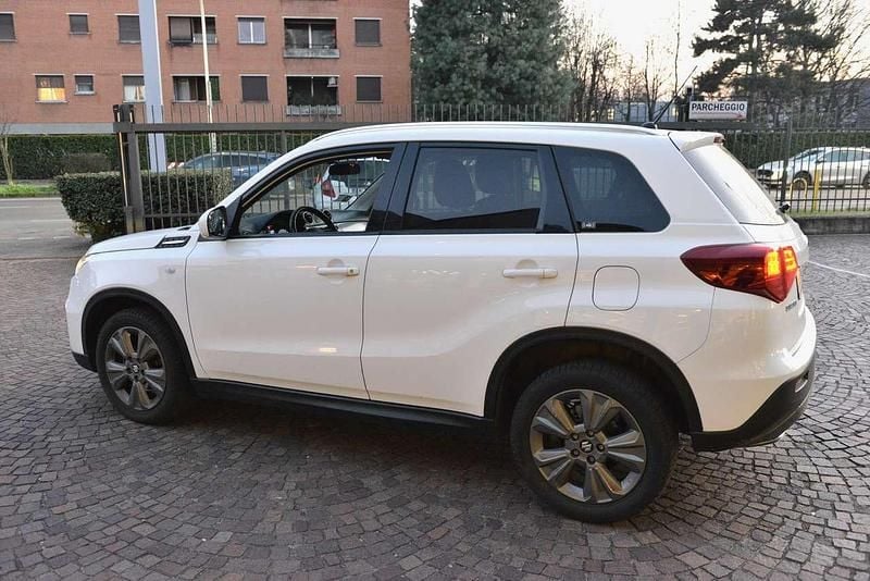 Usata Suzuki Vitara Cool 111 CV (81 kW) 2019 Bianco santorini SUV