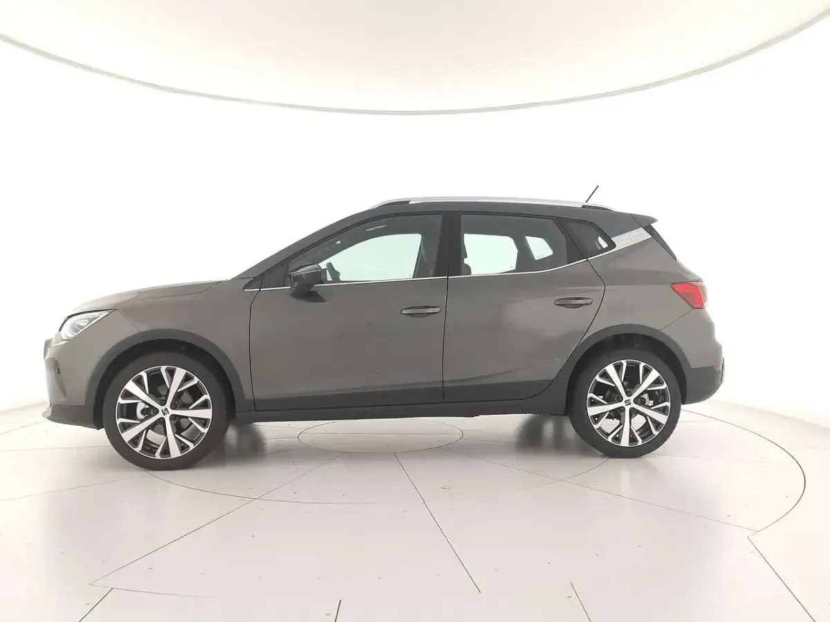 Usata Seat Arona Xperience 116 CV (85 kW) 2024 Grigio cliff magnetic tech SUV