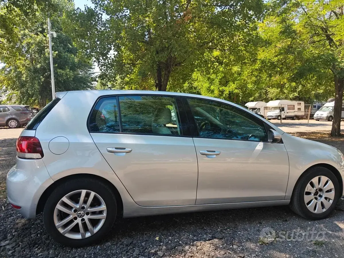 Usata VW Golf VI Comfortline 105 CV (77 kW) 2010 Grigio Utilitaria