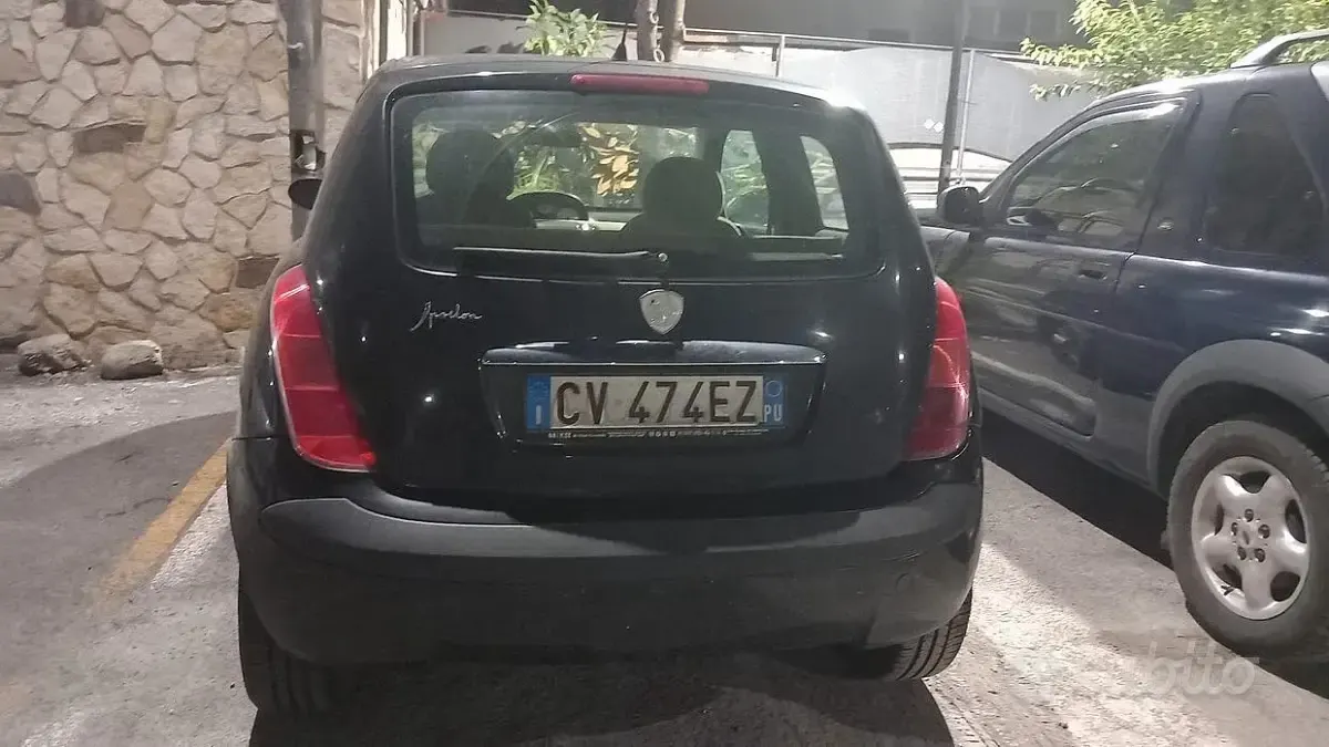 Usata Lancia Ypsilon 60 CV (44 kW) 2005 Nero Utilitaria