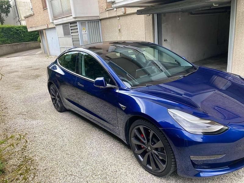 Usata Tesla Model 3 Performance 155 kW (211 CV) 2019 Blu/azzurro Berlina