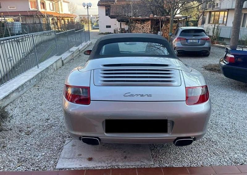 Usata Porsche 997 325 CV (239 kW) 2005 Argento Cabrio