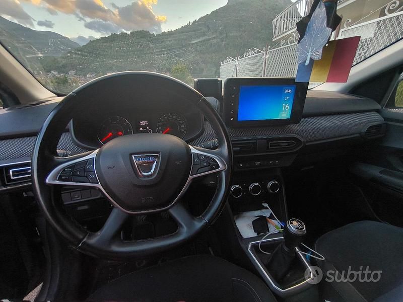 Usata Dacia Jogger Extreme 101 CV (74 kW) 2022 Grigio Monovolume