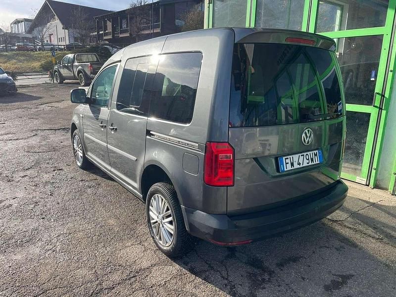 Usata VW Caddy 150 CV (110 kW) 2019 Grigio Monovolume