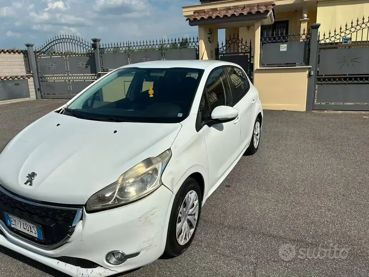 Usata Peugeot 208 95 CV (69 kW) 2015 Bianco Utilitaria