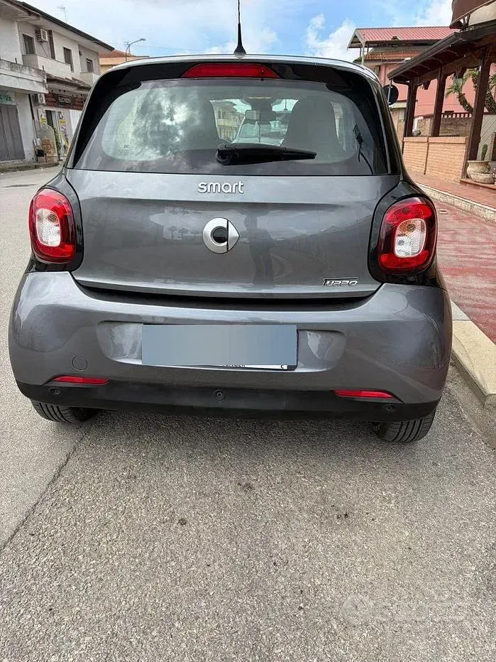 Usata Smart ForFour 90 CV (66 kW) 2018 Grigio Utilitaria