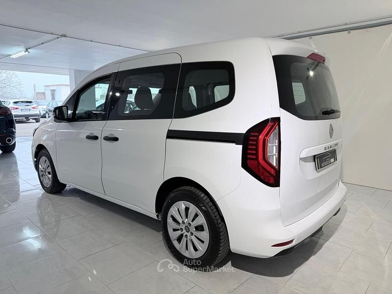 Usata Renault Kangoo Equilibre 117 CV (86 kW) 2023 Bianco Monovolume