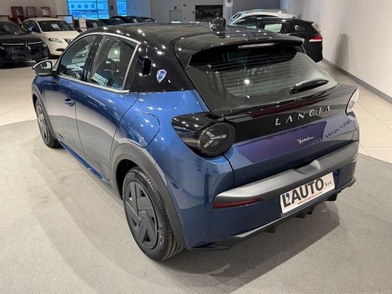 Nuova Lancia Ypsilon 101 CV (74 kW) 2025 Blu Utilitaria