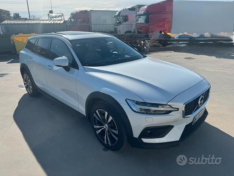 Usata Volvo V60 CC 2020 Bianco Station wagon