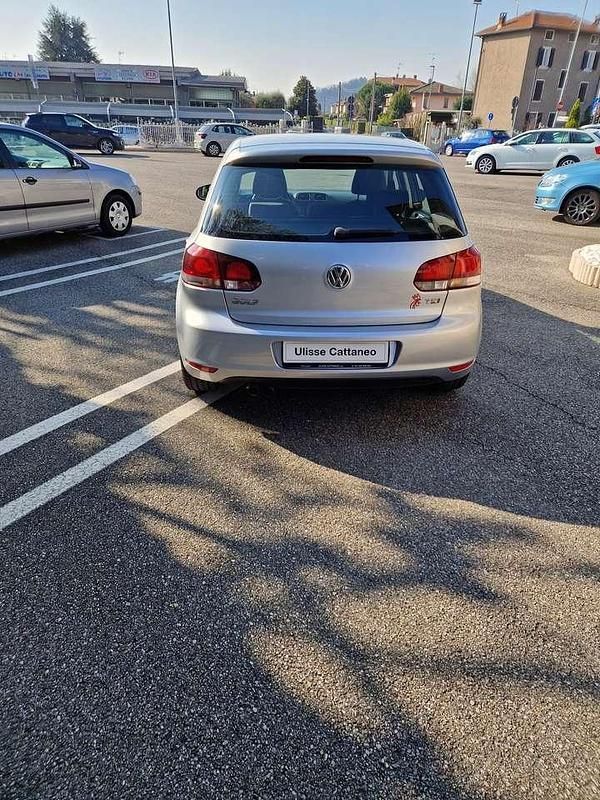 Usata VW Golf VI Highline 122 CV (89 kW) 2010 Argento metallizzato Utilitaria