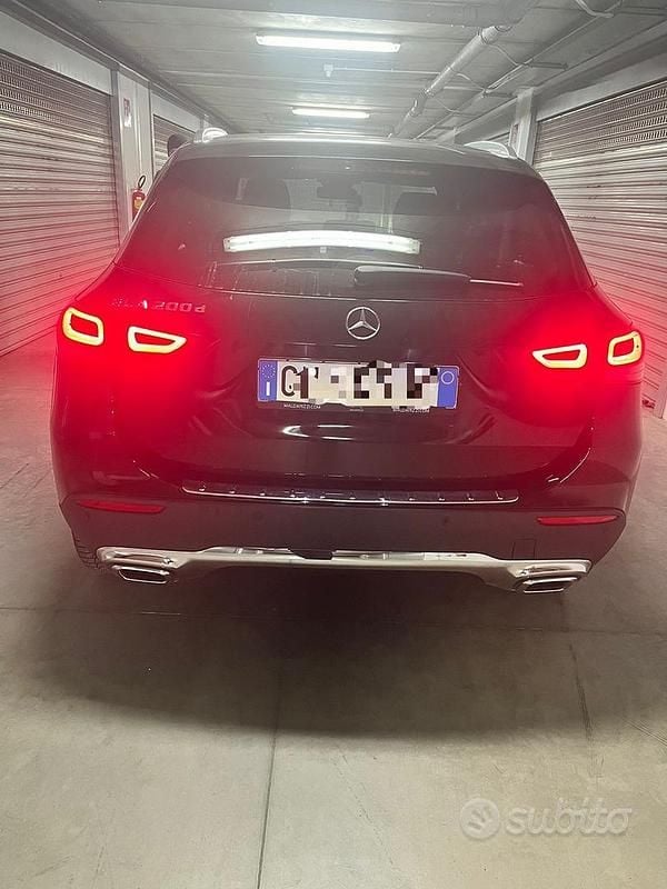 Usata Mercedes GLA200 150 CV (110 kW) 2023 Nero SUV