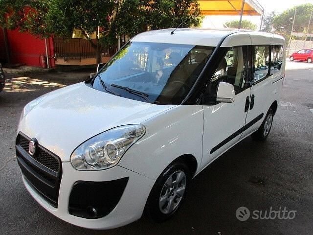 Usata Fiat Doblò Dynamic 105 CV (77 kW) 2011 Bianco Monovolume