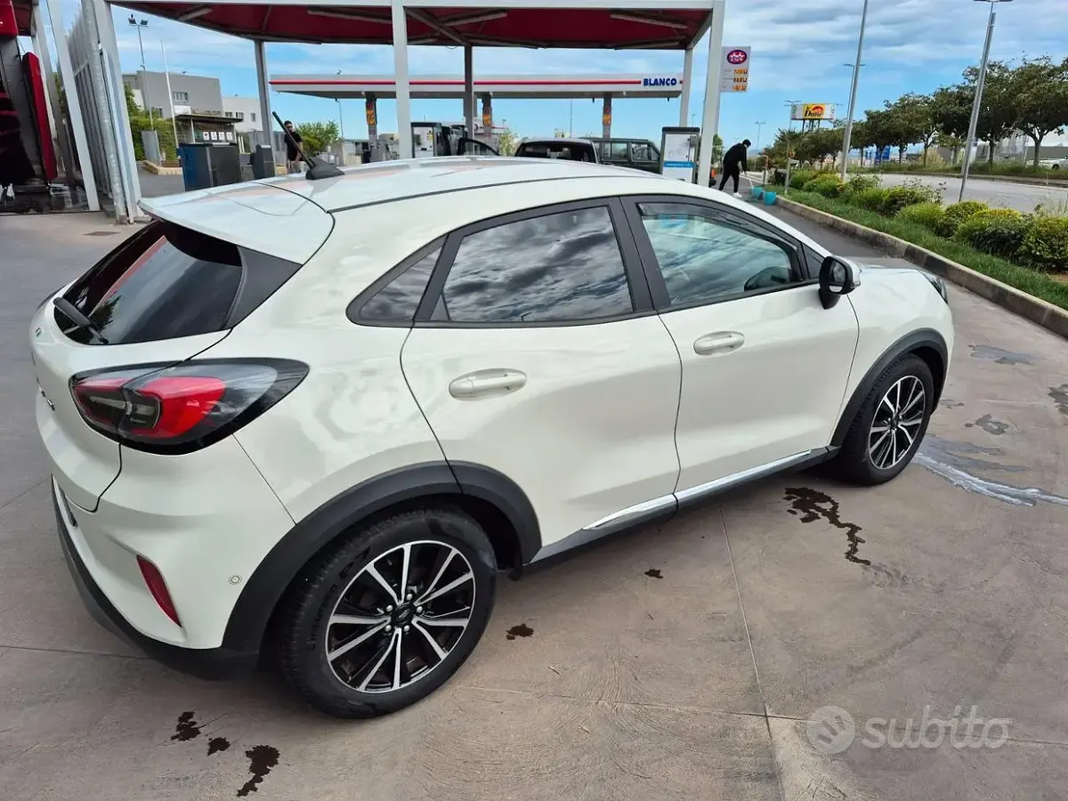 Usata Ford Puma Titanium 125 CV (91 kW) 2020 Bianco SUV