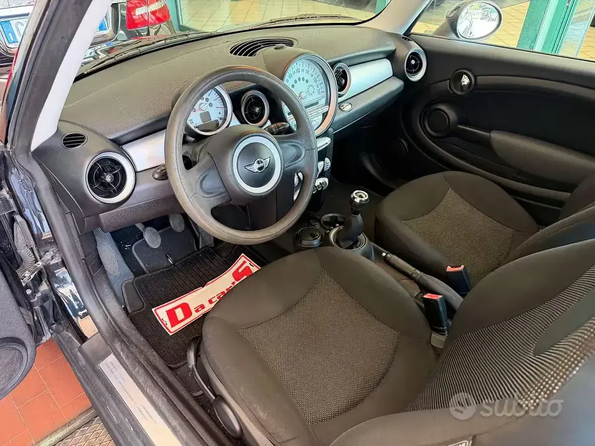Usata Mini ONE 75 CV (55 kW) 2010 Nero Utilitaria