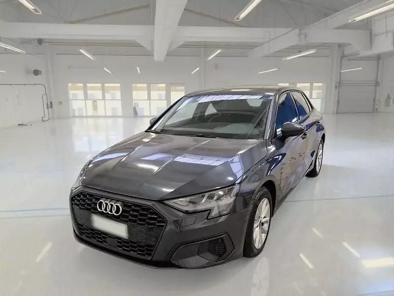 Usata 2021 Audi A3 Business Berlina | 22.500 € (Cara) - Immagine 1/4