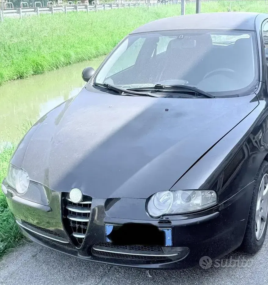 Usata Alfa Romeo 147 140 CV (102 kW) 2004 Nero Utilitaria