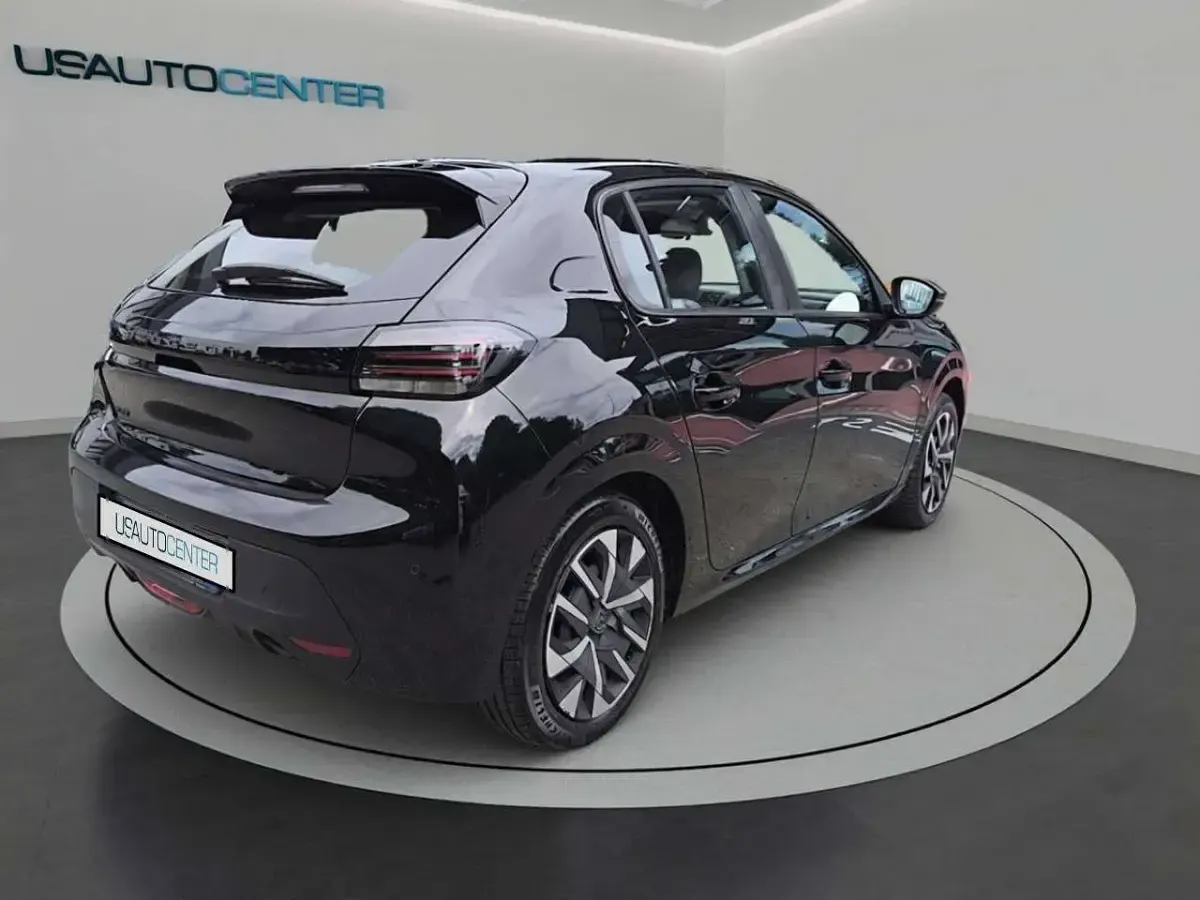Usata Peugeot 208 Active 75 CV (55 kW) 2024 Nero Utilitaria