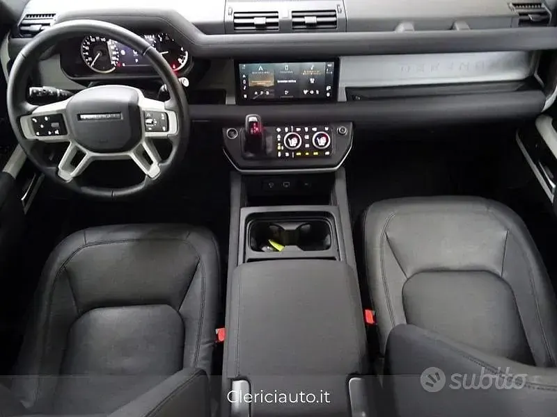 Usata Land Rover Defender SE 200 CV (2022) in Tavernerio - Co - 56.850 ...