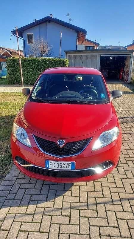 Usata Lancia Ypsilon Silver 95 CV (69 kW) 2016 Utilitaria