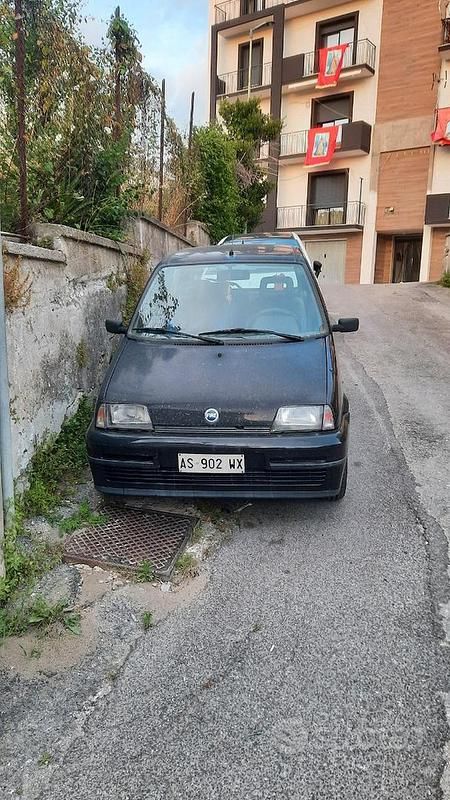 Nero Usata 1997 Fiat Cinquecento Due volumi | 1300 € (Super prezzo) - Immagine 1/4