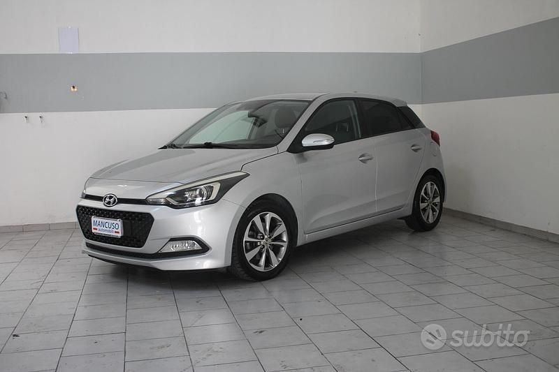 Usata Hyundai i20 Comfort 74 CV (54 kW) 2017 Grigio Berlina