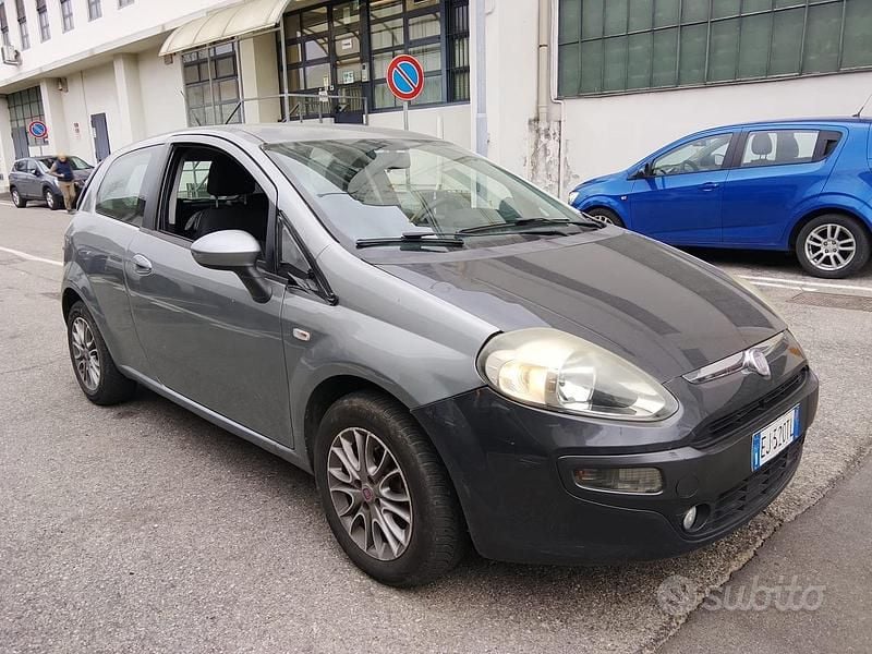 Usata Fiat Punto Evo 77 CV (56 kW) 2011 Grigio Utilitaria