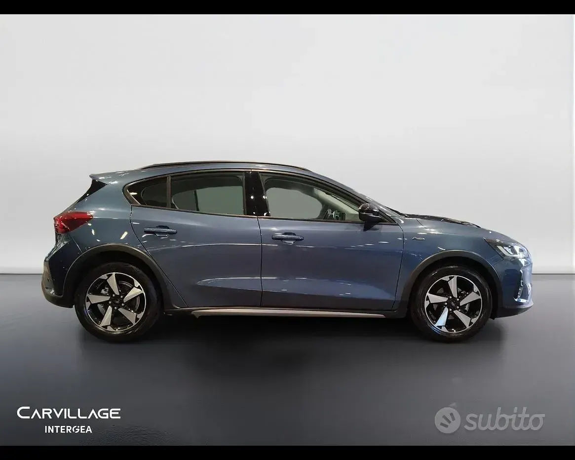 Usata Ford Focus Active 125 CV (91 kW) 2024 Blu SUV