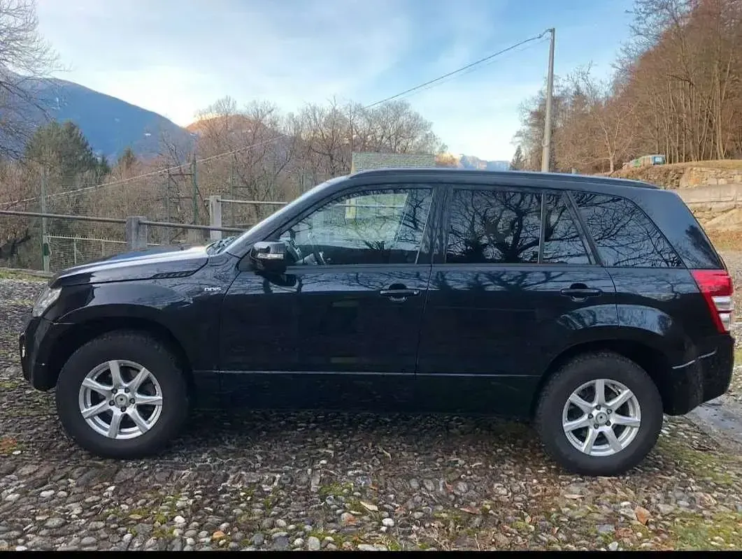 Usata Suzuki Grand Vitara 129 CV (94 kW) 2010 Nero SUV