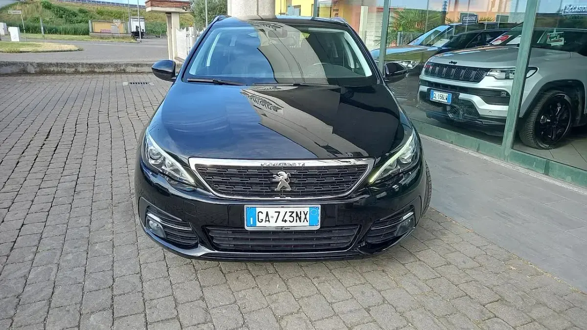 Usata Peugeot 308 Style 102 CV (75 kW) 2020 Nero Station wagon