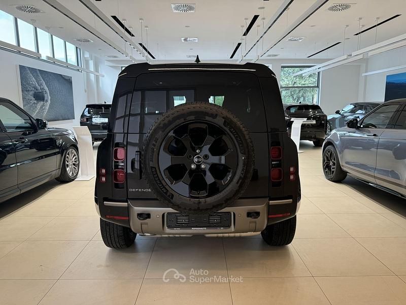 Usata Land Rover Defender SE Dynamic 200 CV (147 kW) 2024 Nero SUV