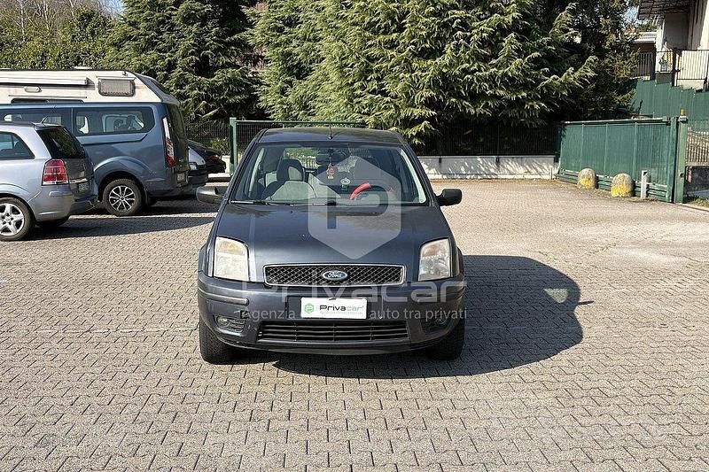 Usata Ford Fusion 80 CV (58 kW) 2003 Grigio Utilitaria