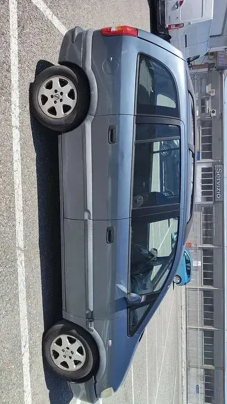 Usata Opel Zafira 116 CV (85 kW) 2000 Monovolume