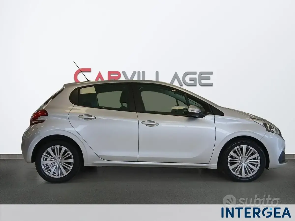 Usata Peugeot 208 Allure 75 CV (55 kW) 2018 Grigio Utilitaria