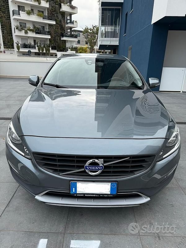 Usata Volvo S60 150 CV (110 kW) 2016 Grigio Berlina