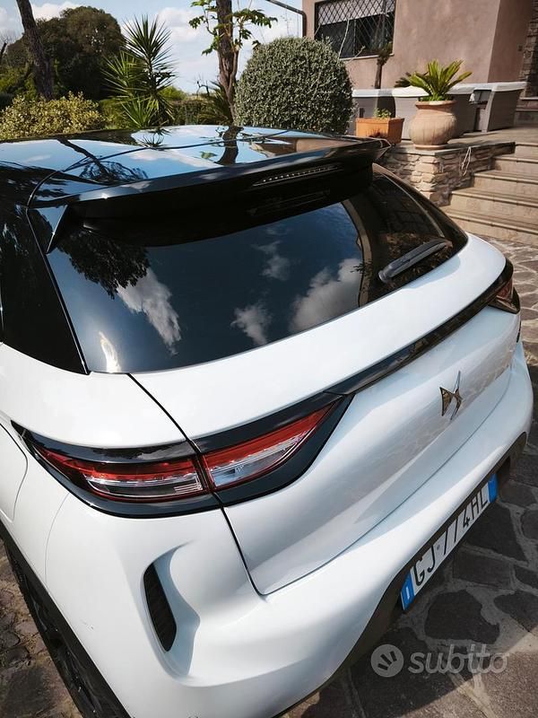 Usata DS Automobiles DS3 Crossback So Chic 100 CV (73 kW) 2022 Bianco SUV