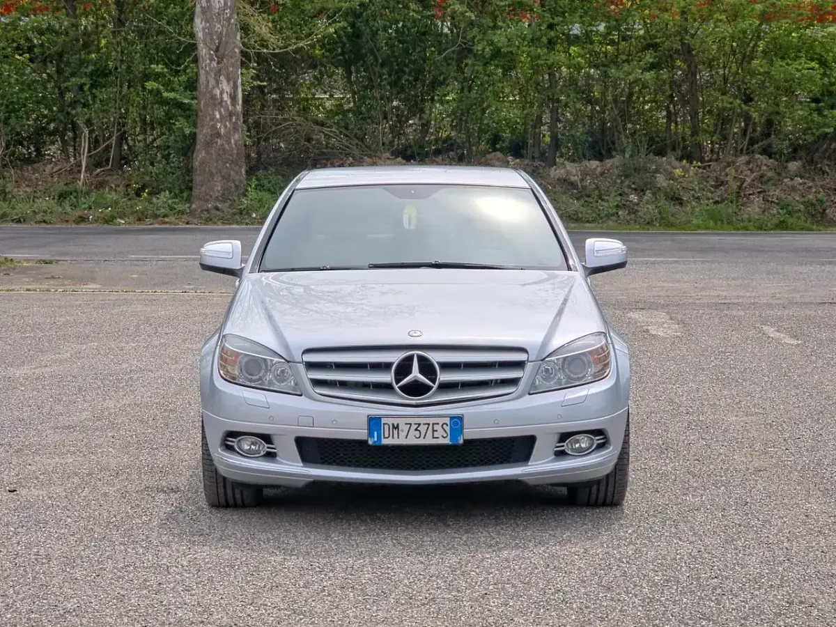 Usata Mercedes C320 Avantgarde 224 CV (164 kW) 2008 Argento Berlina